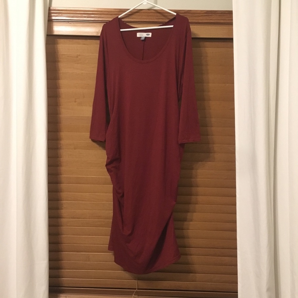 Calf-length maternity dress